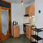 Kuryhof Konukevi 3*
