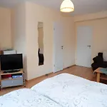Konukevi Kuryhof 3*