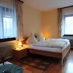 Konukevi Kuryhof