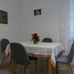 Konukevi Kuryhof 3*